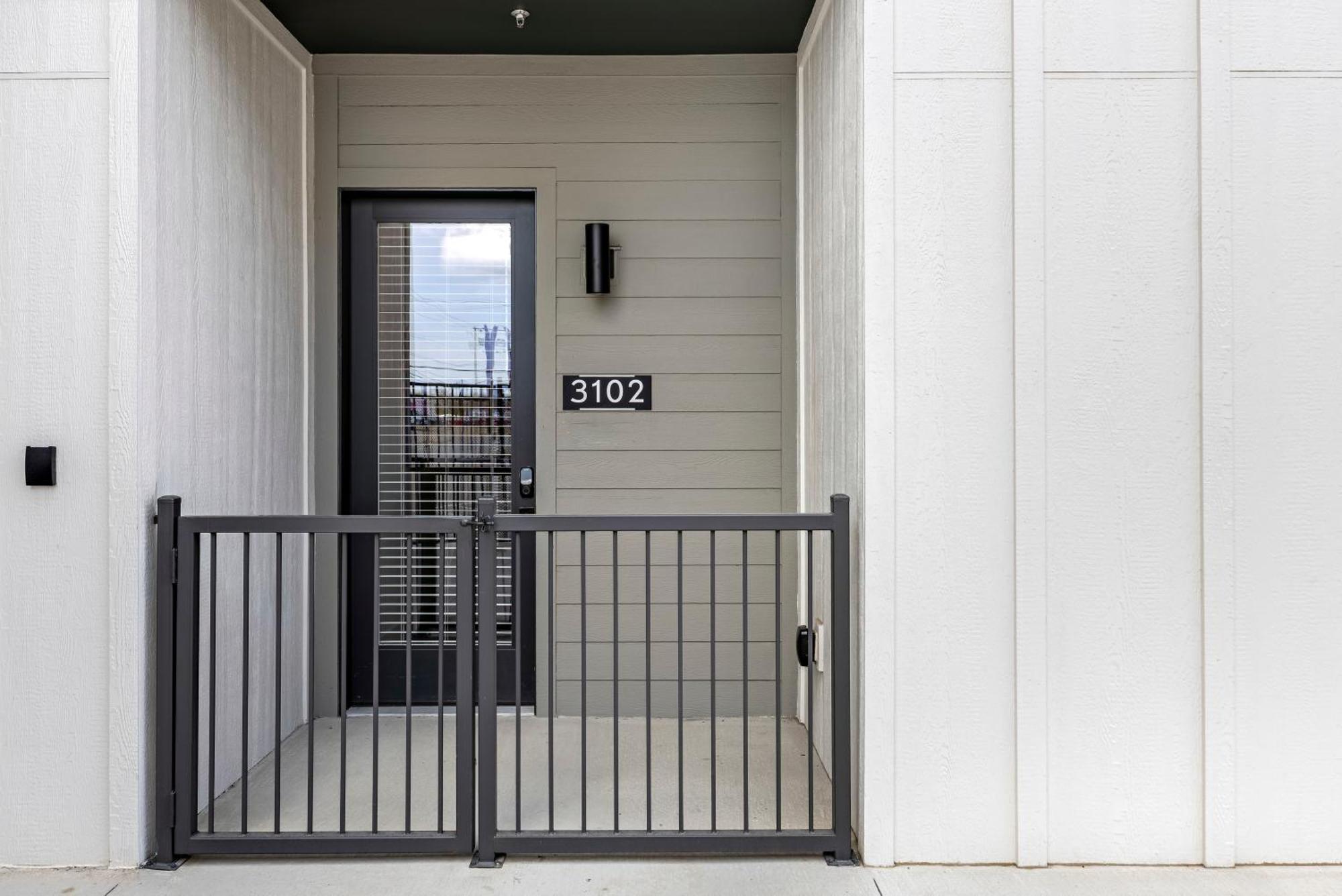 Railyard Apartments By Barsala Denton Rum bild